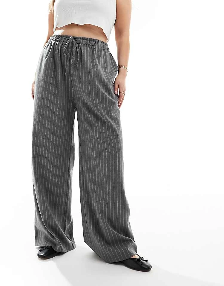 In The Style Plus X Perrie Sian Exclusive Wide Leg Drawstring Trouser In Grey Pinstripe For Women 3 In The Style Plus X Perrie Sian Exclusive Wide Leg Drawstring Trouser In Grey Pinstripe For Women - Image 3