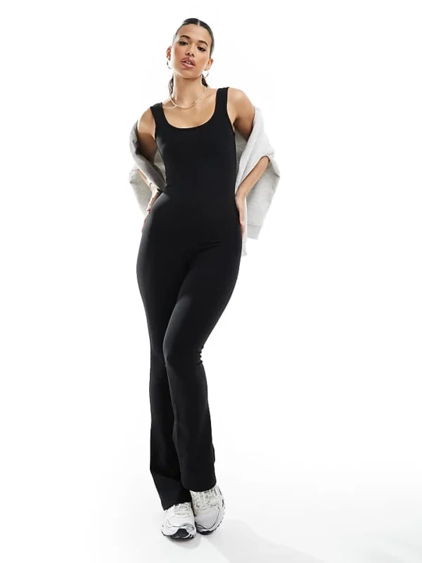 In The Style Ribbed Scoop Neck Flared Jumpsuit In Black For Women