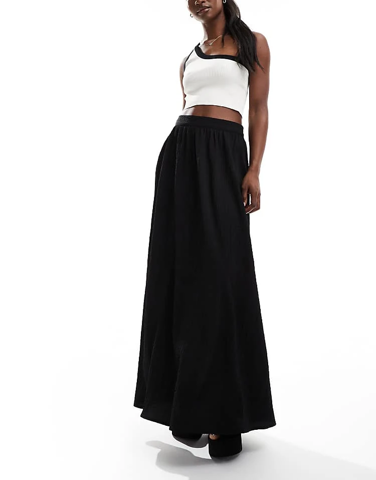 In The Style Maxi Skirt In Black For Women 3 In The Style Maxi Skirt In Black For Women - Image 3