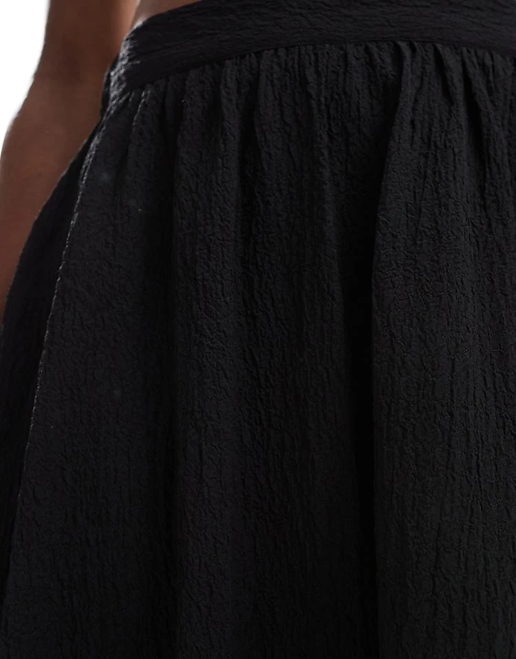 In The Style Maxi Skirt In Black For Women 4 In The Style Maxi Skirt In Black For Women - Image 4