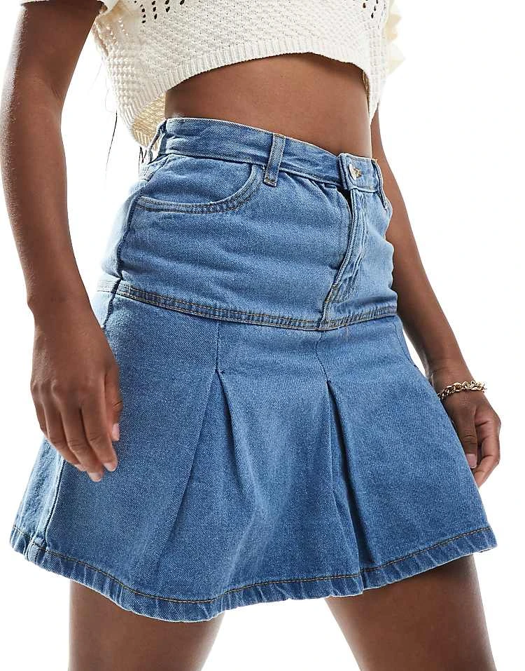 In The Style Pleated Denim Mini Skirt In Blue For Women 6 In The Style Pleated Denim Mini Skirt In Blue For Women - Image 6