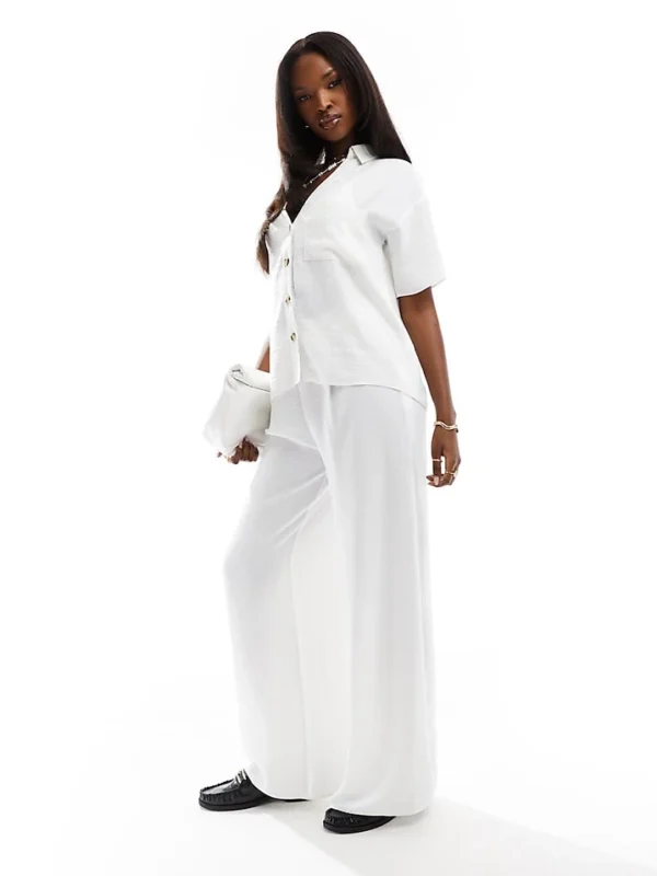In The Style Textured Crop Shirt And Trousers Co-ord In White