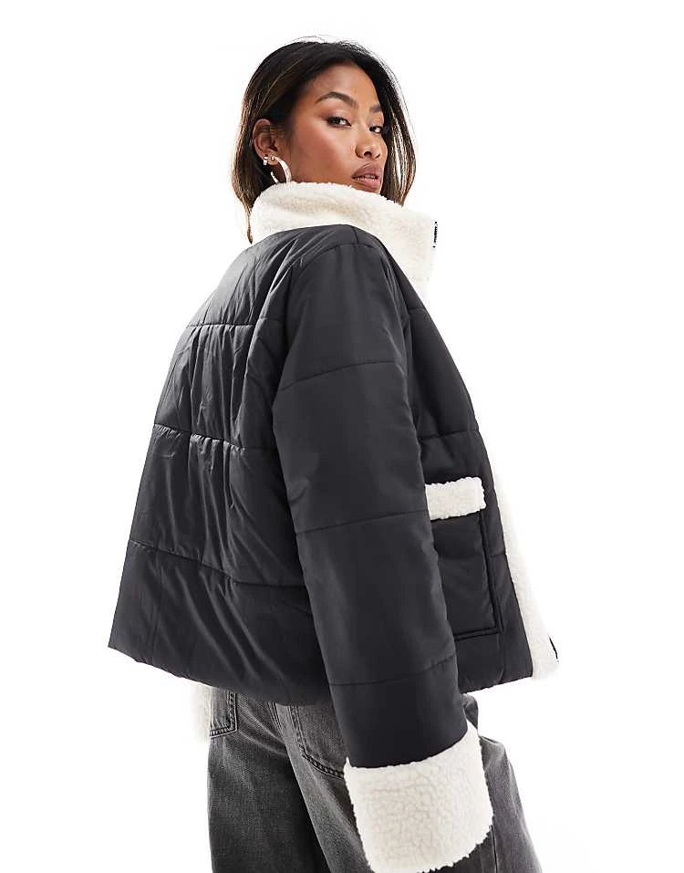 In The Style Padded And Borg Trim Jacket In Black And Cream For Women 4 In The Style Padded And Borg Trim Jacket In Black And Cream For Women - Image 4