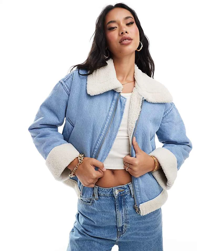In The Style Cropped Denim Borg Trim Jacket In Blue For Women 5 In The Style Cropped Denim Borg Trim Jacket In Blue For Women - Image 5