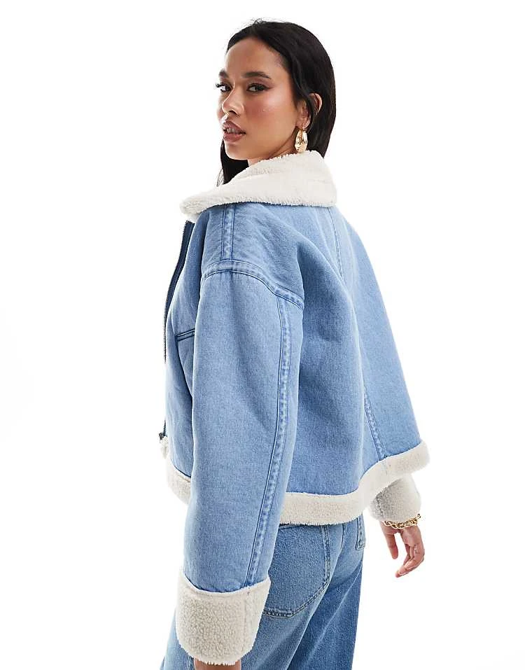 In The Style Cropped Denim Borg Trim Jacket In Blue For Women 4 In The Style Cropped Denim Borg Trim Jacket In Blue For Women - Image 4