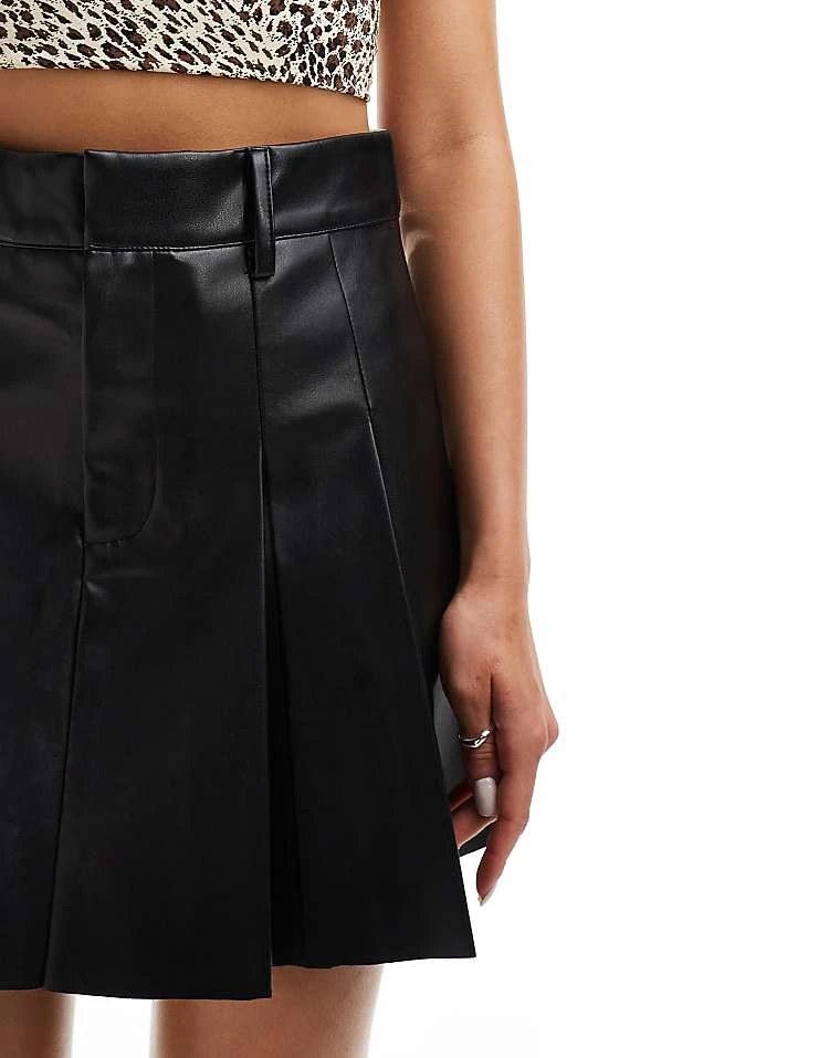 In The Style High Waist Leather Look Pleated Mini Skirt In Black For Women 5 In The Style High Waist Leather Look Pleated Mini Skirt In Black For Women - Image 5