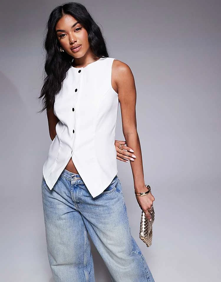 In The Style X Natalya Wright Exclusive Tailored Waistcoat Top In Cream For Women 5 In The Style X Natalya Wright Exclusive Tailored Waistcoat Top In Cream For Women - Image 5